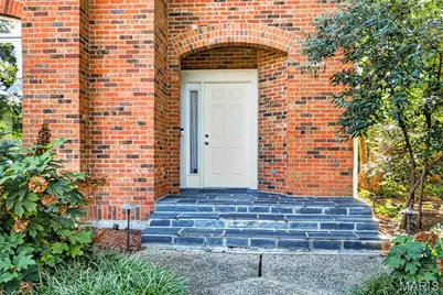 366 W Point Court, Saint Louis, MO 63130 - Photo 3
