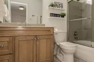 219 Cheval Square Dr, Chesterfield, MO 63005 - Photo 19
