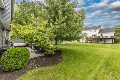 219 Cheval Square Drive, Chesterfield, MO 63005 - Photo 33