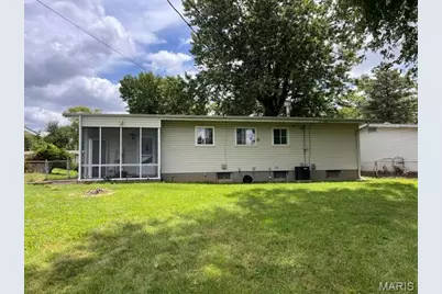 195 Grenoble Lane, Florissant, MO 63033 - Photo 5