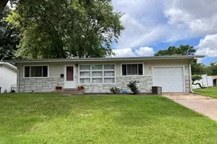 195 Grenoble Ln, Florissant, MO 63033 - Photo 1
