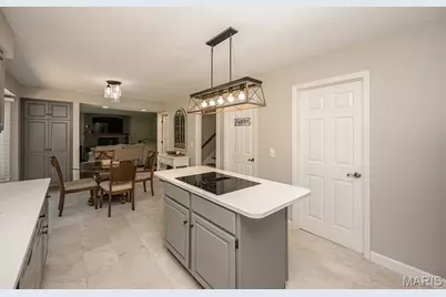 15706 Heathercroft Drive, Chesterfield, MO 63017 - Photo 23