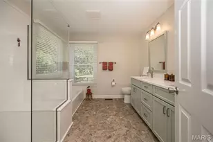 15706 Heathercroft Dr, Chesterfield, MO 63017 - Photo 35