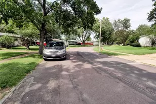 2020 Yaqui Dr, Florissant, MO 63031 - Photo 29