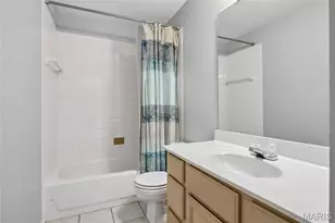 239 Lansbrooke Dr, Chesterfield, MO 63005 - Photo 29