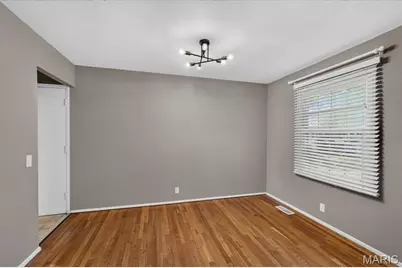 2952 New Castle Drive, Florissant, MO 63033 - Photo 7