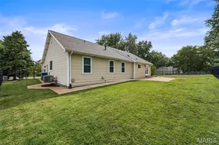 3035 Arrowhead Point Dr, Saint Louis, MO 63129 - Photo 35