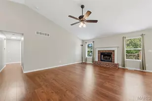 215 Old Chesapeake Dr, Wentzville, MO 63385 - Photo 9