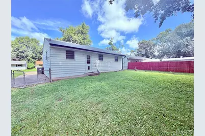 80 Florissant Park Drive, Florissant, MO 63031 - Photo 11