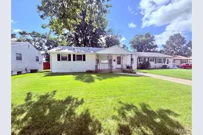 80 Florissant Park Drive, Florissant, MO 63031 - Photo 1