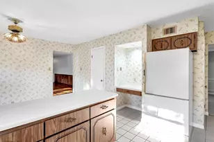 1949 Roth Dr, Saint Louis, MO 63131 - Photo 9