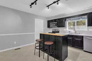 7130 Shady Hill Dr, Saint Louis, MO 63129 - Photo 5