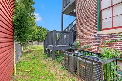 2209 Shenandoah Avenue, Saint Louis, MO 63104 - Photo 7