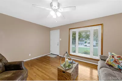 2871 Sugar Tree Lane, Maryland Heights, MO 63043 - Photo 5