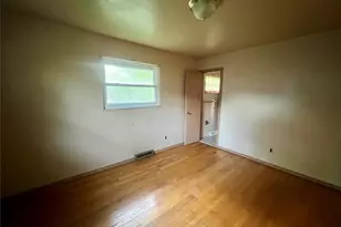 10133 Maraldo Pl, Saint Louis, MO 63137 - Photo 5