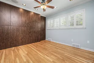 200 Tanglewood Dr, Ladue, MO 63124 - Photo 21