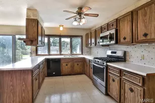 208 Fawn Meadows Dr, Ballwin, MO 63011 - Photo 11