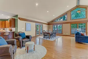8831 Gladlea Dr, Sunset Hills, MO 63127 - Photo 5