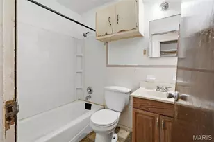 210 Connolly Dr, Saint Louis, MO 63135 - Photo 11