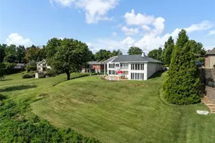 7006 Christopher Dr, Oakville, MO 63129 - Photo 61
