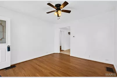 1128 Hall Street, Saint Charles, MO 63301 - Photo 5