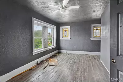 5704 Labadie Avenue, Saint Louis, MO 63120 - Photo 13