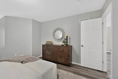 4917 Hurstborough Court, Hazelwood, MO 63042 - Photo 13
