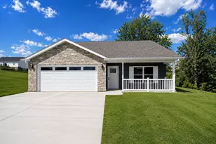 427 Cloverleaf Dr, Washington, MO 63090 - Photo 1
