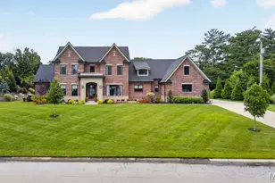 3032 Fallbrook Dr, Frontenac, MO 63131 - Photo 1