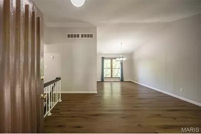 11063 Thousand Oaks Drive, Saint Louis, MO 63136 - Photo 5