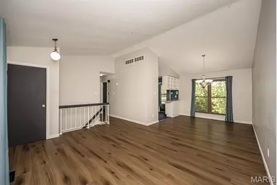 11063 Thousand Oaks Drive, Saint Louis, MO 63136 - Photo 7