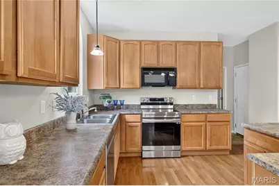 931 Lindmark Drive, Wentzville, MO 63385 - Photo 17