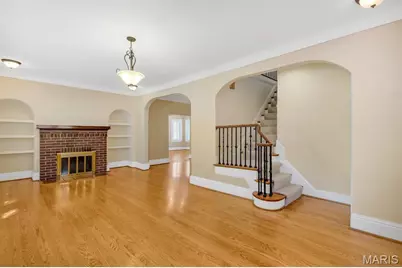 7279 Forsyth Boulevard, University City, MO 63105 - Photo 3