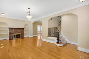 7279 Forsyth Blvd, University City, MO 63105 - Photo 3