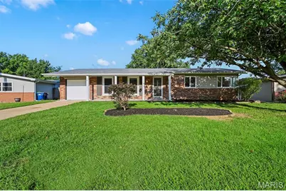 2915 Mid Course Drive, Saint Louis, MO 63125 - Photo 1