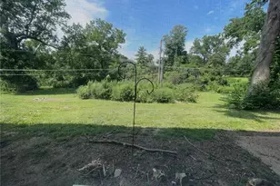 7559 Hazelcrest Dr, Hazelwood, MO 63042 - Photo 19