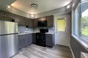 7559 Hazelcrest Dr, Hazelwood, MO 63042 - Photo 7