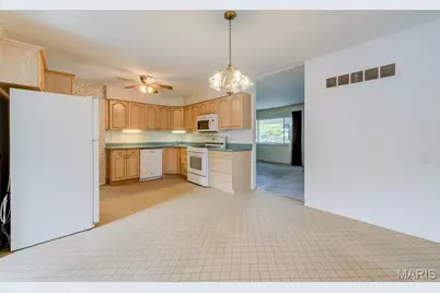 1420 Bobolink Drive, Florissant, MO 63031 - Photo 21