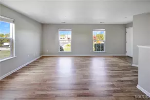 327 Stonewall Creek Dr, Dardenne Prairie, MO 63368 - Photo 5