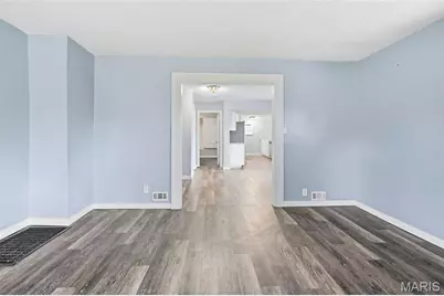 8283 Frost Avenue, Saint Louis, MO 63134 - Photo 9