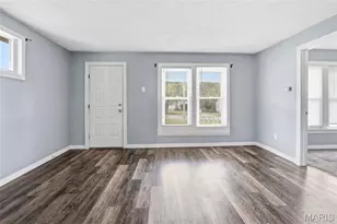 8283 Frost Ave, Saint Louis, MO 63134 - Photo 7