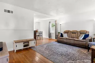 3318 Havenbrook Dr, Saint Louis, MO 63114 - Photo 5