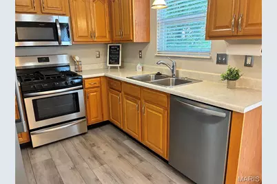 221 Stone Run Boulevard, Wentzville, MO 63385 - Photo 9