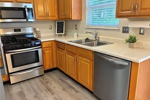 221 Stone Run Blvd, Wentzville, MO 63385 - Photo 9