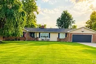 2821 Rose Acres Ln, Maryland Heights, MO 63043 - Photo 1