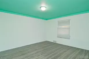 6953 Colonial Woods Dr, Saint Louis, MO 63129 - Photo 9