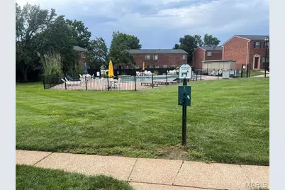 1219 Clarkson Court, Ellisville, MO 63011 - Photo 3