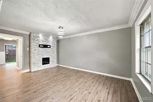 1871 Mansard Dr, Saint Louis, MO 63125 - Photo 5
