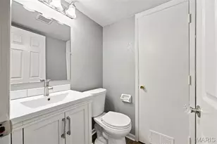 1871 Mansard Dr, Saint Louis, MO 63125 - Photo 7