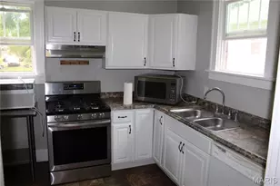 425 S Clark Ave, Ferguson, MO 63135 - Photo 15